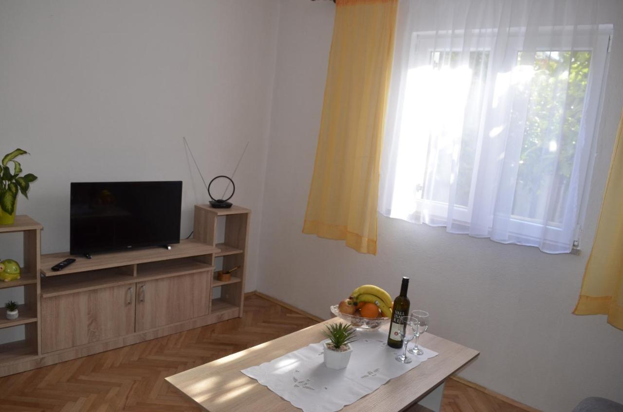 Apartment Ana Kastel Sucurac Luaran gambar